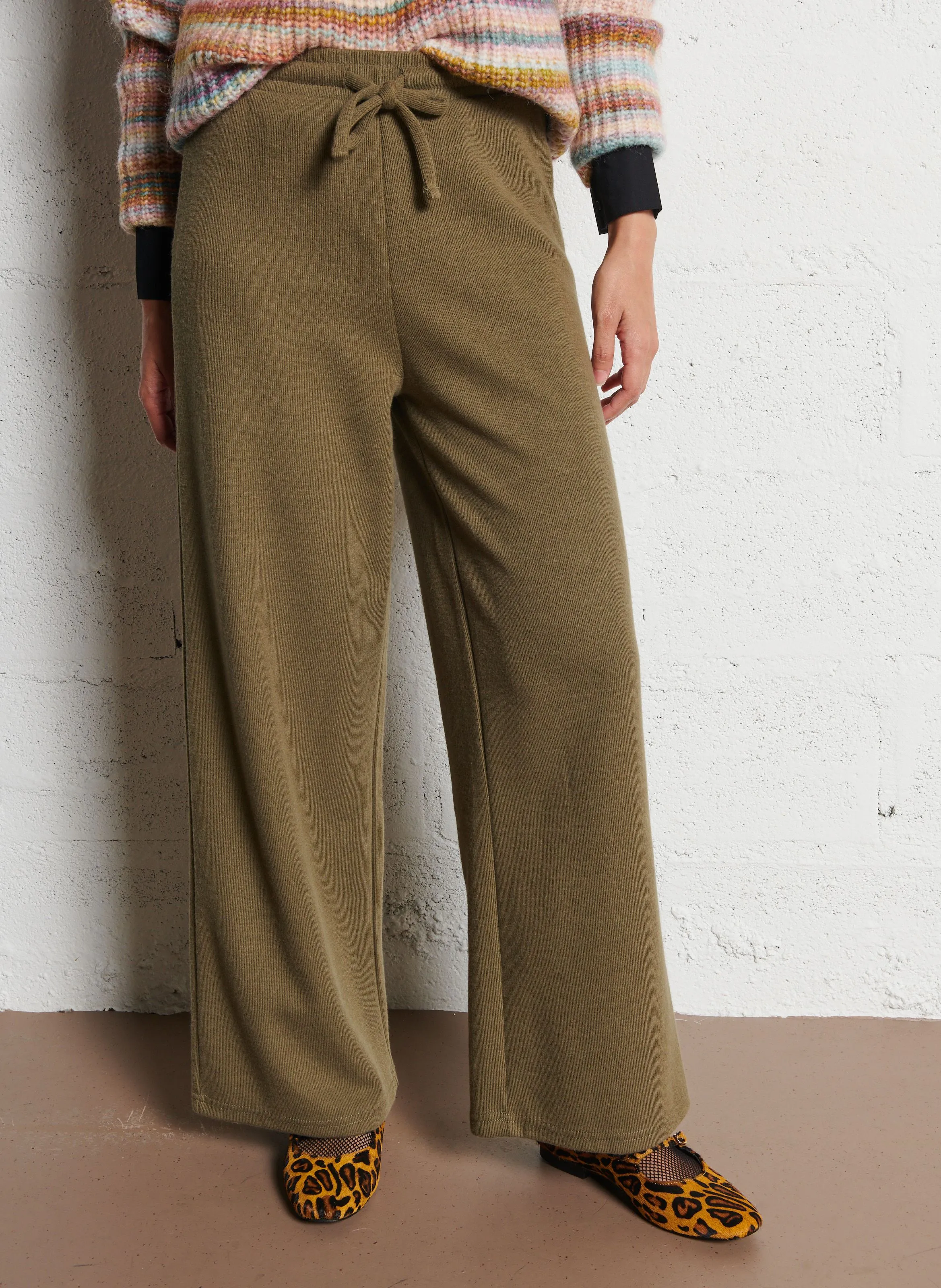 JUNE - Pantalón ancho en verde
