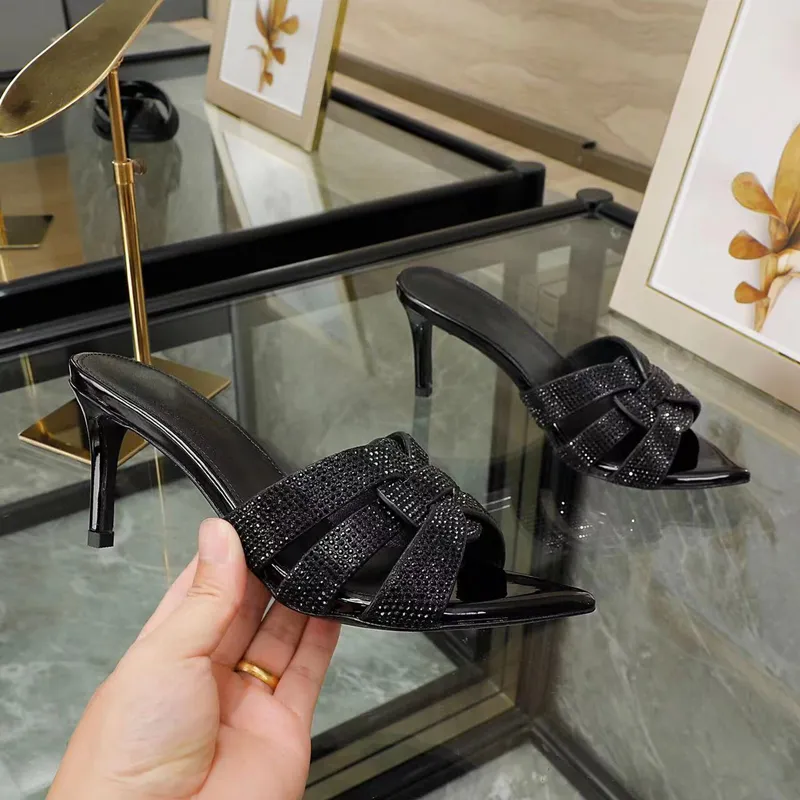 Nuevas zapatillas de tacón alto para mujer, sandalias de tacón de aguja de verano sexy de cuero de diseñador, combinación de cor