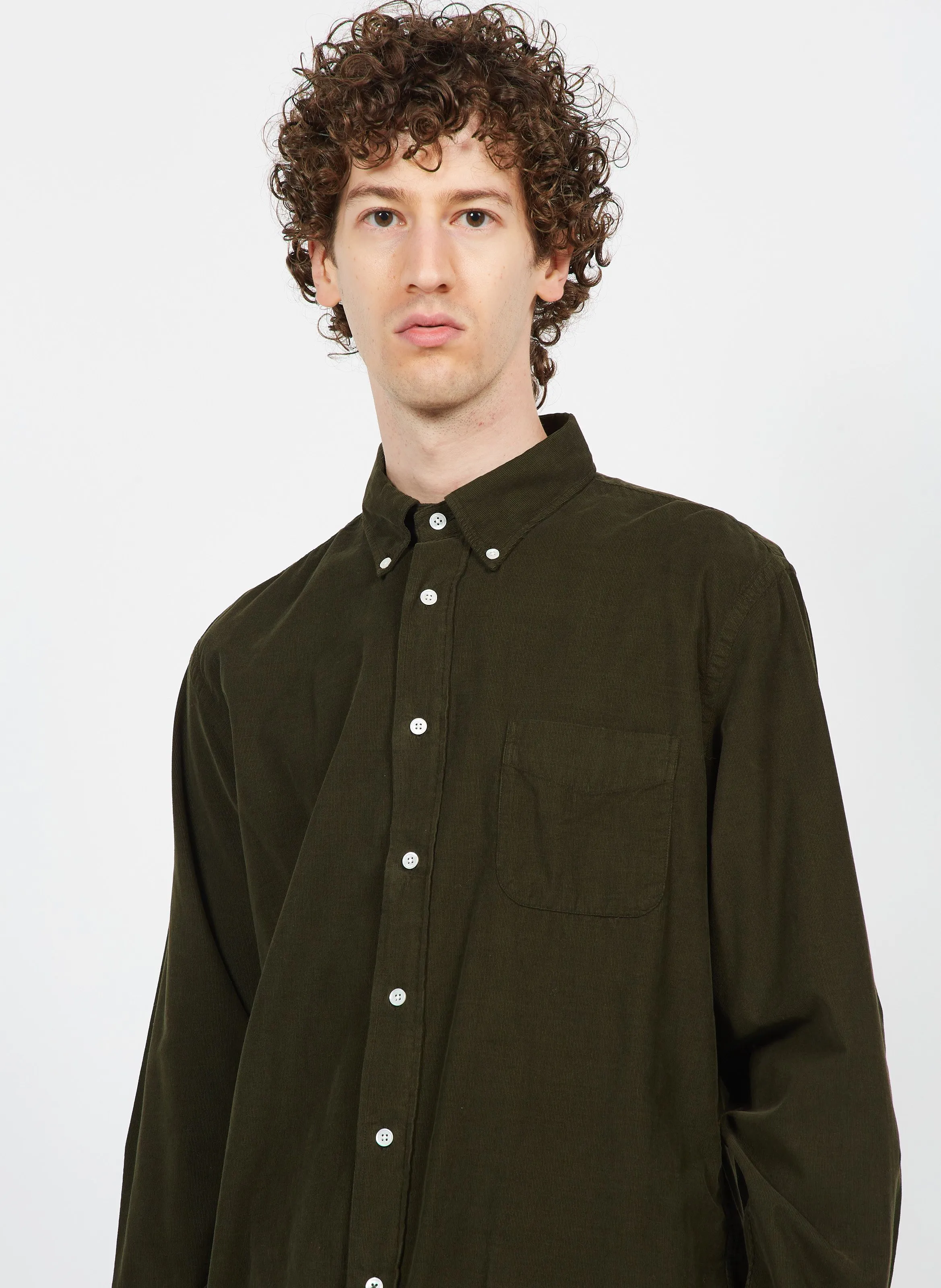 PITT PAT - Camisa de pana de algodón regular fit con cuello americano en verde