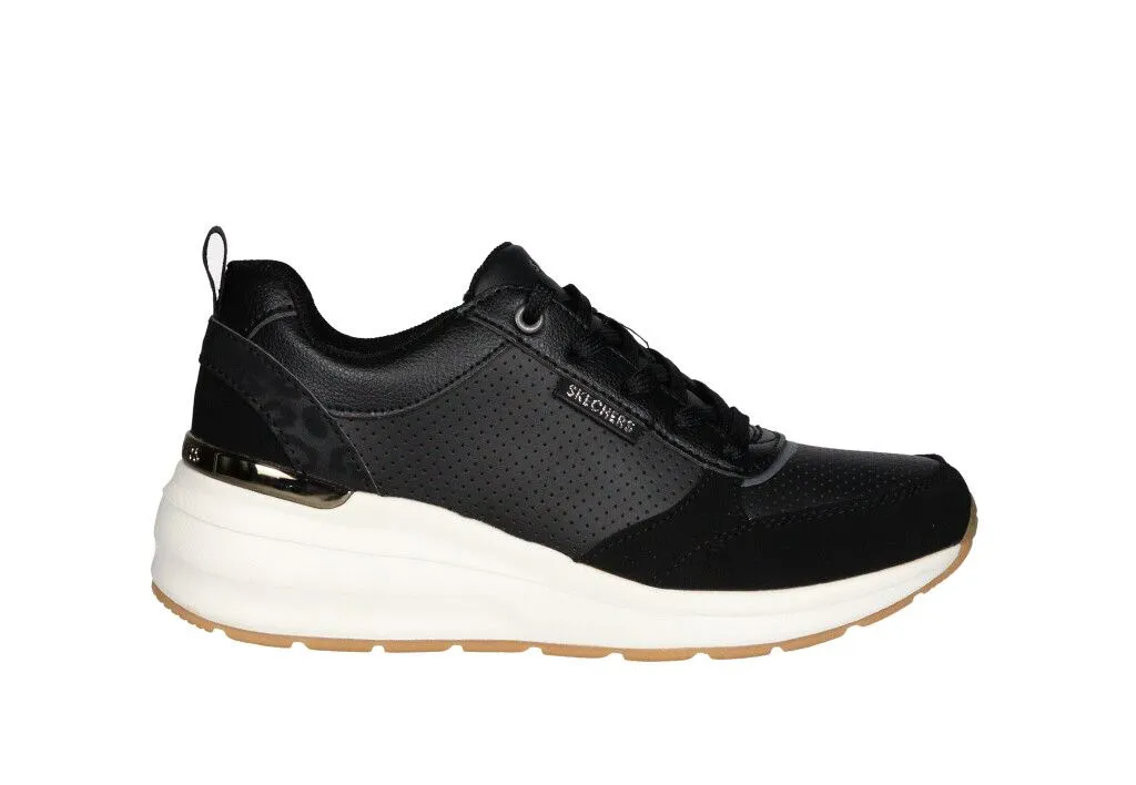 Sneaker Negro Laterales y Pala Picaditos Filo Talon Plata CuÑa Baja Blanca